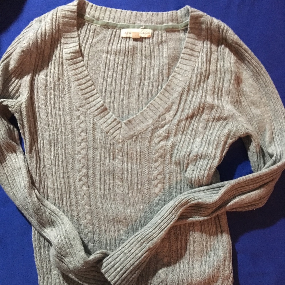 Grey v-neck sweater